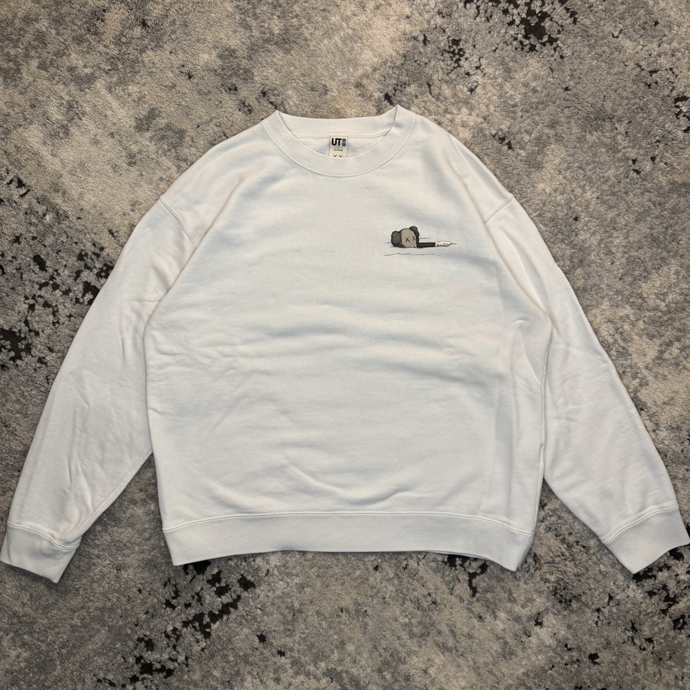 KAWS x Uniqlo Longsleeve Sweatshirt Cream White Size Large